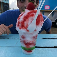Photo taken at Shave Ice Tege Tege by Meredith B. on 11/27/2017
