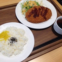Photo taken at カフェ ダイニング 仲宿 Cafe Dining NAKAJUKU by mog on 9/9/2015