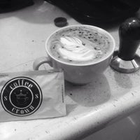 4/22/2016 tarihinde Süleyman Görkemziyaretçi tarafından Coffee S Crown'de çekilen fotoğraf