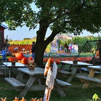 9/30/2014 tarihinde Fleitz Pumpkin Farmziyaretçi tarafından Fleitz Pumpkin Farm'de çekilen fotoğraf