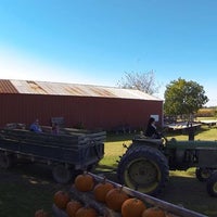 รูปภาพถ่ายที่ Fleitz Pumpkin Farm โดย Fleitz Pumpkin Farm เมื่อ 9/30/2014