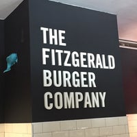 Снимок сделан в The Fitzgerald Burger Company пользователем Carlos 2/25/2017