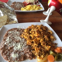 Снимок сделан в El Catrin Mexican Cuisine пользователем Carl E. 6/18/2016