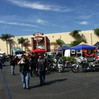 Photo prise au Laidlaw&#39;s Harley-Davidson par BIG GUZ™ le10/13/2012
