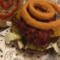 3/25/2017 tarihinde Jacob M.ziyaretçi tarafından 160° Burger'de çekilen fotoğraf