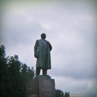 Photo taken at Памятник В.И.Ленину by Salix D. on 7/9/2018