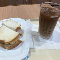 Photo taken at Doutor Coffee Shop by かっちゃん on 6/29/2018