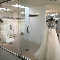 Foto tomada en CocoMelody Bridal Shop  por CocoMelody Bridal Shop el 4/14/2016
