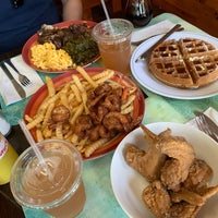 Photo taken at Napoleon&amp;#39;s Southern Cuisine by Gabrielle T. on 6/8/2019