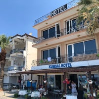 รูปภาพถ่ายที่ Kumsal Hotel โดย Cevdet S. เมื่อ 7/15/2019