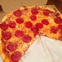 Снимок сделан в Vinny&amp;#39;s New York Pizza &amp;amp; Grill пользователем Mark B. 7/7/2013