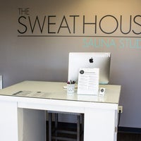 รูปภาพถ่ายที่ The Sweat House โดย The Sweat House เมื่อ 10/3/2014