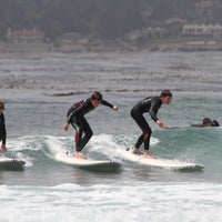รูปภาพถ่ายที่ Carmel Surf Lessons โดย Noah G. เมื่อ 5/13/2015