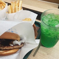 Photo taken at MOS Burger by IKA ち. on 7/27/2023