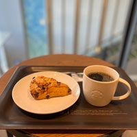 Photo taken at Starbucks by Yuho K. on 2/28/2022