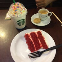 Photo taken at Starbucks by Bruna V. on 2/26/2017