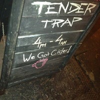 รูปภาพถ่ายที่ Tender Trap โดย Mutinda K. เมื่อ 12/30/2012