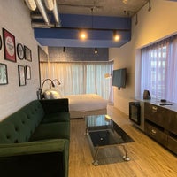 Photo taken at Ovolo Southside by Derek L. on 9/2/2023