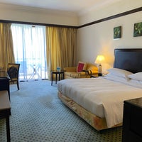 Photo taken at Miri Marriott Resort &amp;amp; Spa by Derek L. on 10/25/2022