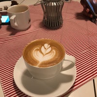2/21/2017にAmiraram M.がBlanc Café | کافه بلانで撮った写真