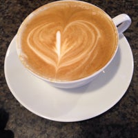Снимок сделан в Peet&amp;#39;s Coffee &amp;amp; Tea пользователем Tara P. 11/26/2015