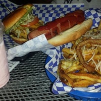 Снимок сделан в Boardwalk Fresh Burgers and Fries пользователем Sergia C. 6/26/2014