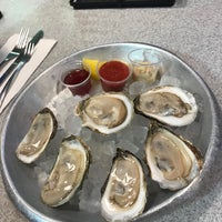 Photo taken at Pearl&amp;#39;s Oyster Bar by Jenn C. on 2/21/2020
