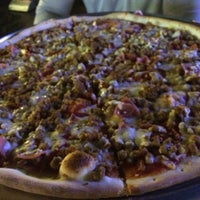 Foto diambil di Rocco&amp;#39;s Uptown Pizza &amp;amp; Pasta oleh Josh M. pada 10/14/2014