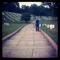 Foto tomada en Arlington National Cemetery  por Justine C. el 6/4/2013
