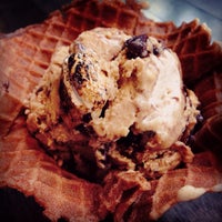 10/8/2014에 Christopher R.님이 Love&amp;#39;s Ice Cream에서 찍은 사진