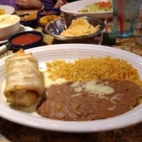 Das Foto wurde bei La Parrilla Mexican Restaurant von Scott P. am 1/27/2020 aufgenommen