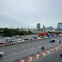 Photo taken at Kanlapaphruek Road by bbaitoeyyp on 8/25/2022