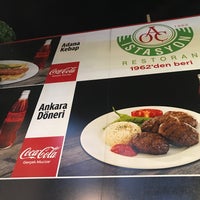 Снимок сделан в İstasyon Restoran A.O.Ç Köfte Kokoreç Döner пользователем Kurtulus A. 10/22/2023