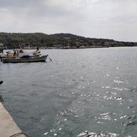 Photo taken at Ayvalık Sahili by 💯Grkm B. on 8/27/2023