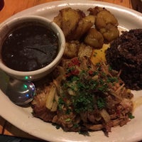 11/14/2016 tarihinde Chris C.ziyaretçi tarafından Gusto Cuban Cafe'de çekilen fotoğraf