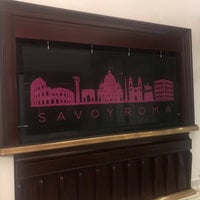 รูปภาพถ่ายที่ Savoy Hotel โดย Makiko Y. เมื่อ 12/23/2018