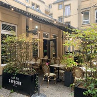 Foto diambil di Cafe des Capucins oleh Makiko Y. pada 9/29/2019