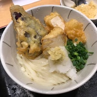 Photo taken at さぬきうどん 元咲 (げんき) by keychro on 4/20/2022