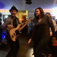 2/9/2020 tarihinde Nancy K.ziyaretçi tarafından Rockafella&amp;#39;s Sports Bar &amp;amp; Grill'de çekilen fotoğraf
