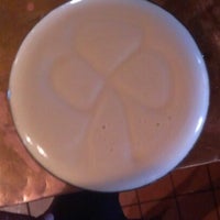 Foto scattata a Claddagh Irish Pub da Eric M. il 10/16/2012