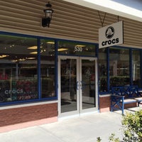 crocs chicago premium outlet