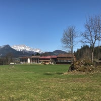 Photo taken at Alm- &amp;amp; Wellnesshotel Alpenhof by Ozgun on 4/8/2018