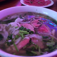 Photo taken at Pho Ngon Vietnamese Noodle House by Jian on 8/30/2015