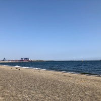 Photo taken at Jonanjima Seaside Park Tsubasa Beach by ばくりんこ☆ on 4/12/2022