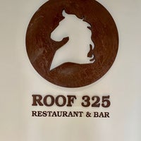 Foto tirada no(a) ROOF 325 Rooftop Restaurant &amp;amp; Bar por Jesus L. em 5/24/2023