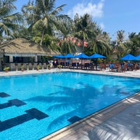 Photo taken at Hulhule Island Hotel by Mike G. on 1/11/2022