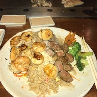 Foto tomada en Sakura Japanese Steak, Seafood House &amp;amp; Sushi Bar  por Desiree W. el 9/30/2017