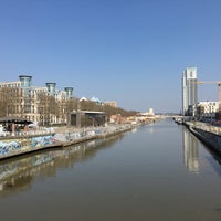 Photo taken at Canal Bruxelles - Charleroi / Kanaal Brussel - Charleroi by Kevin D. on 3/23/2022
