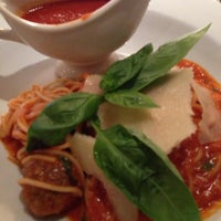 รูปภาพถ่ายที่ Pazzo! Cucina Italiana โดย Fred R. เมื่อ 4/13/2013