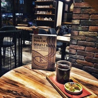 Das Foto wurde bei Pheru Coffee and Tea Shop von Murat am 1/1/2018 aufgenommen
